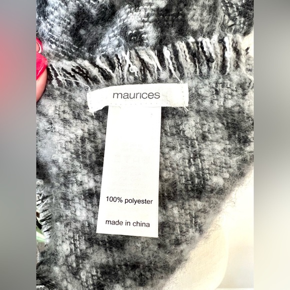 Maurice’s Gray Cheetah Print Scarf - Picture 8 of 9